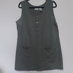 3/$10 White stag sleeveless tank large
